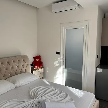 Fjori Apartment