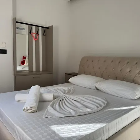 Fjori Apartment